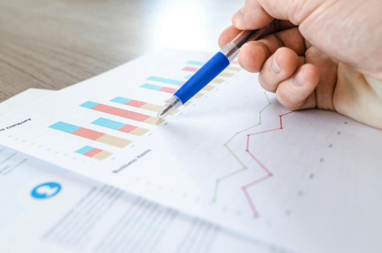 Comprendre l’analyse SWOT : definition, methodologie et exemple